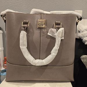 Dooney & Bourke purse NWT smoke free home